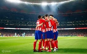 国米球迷比赛中高歌嘲讽米兰：卡尔迪纳莱别卖米兰，留下来