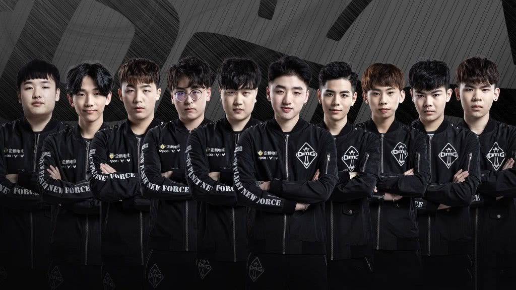 德此前的两 德此前的两